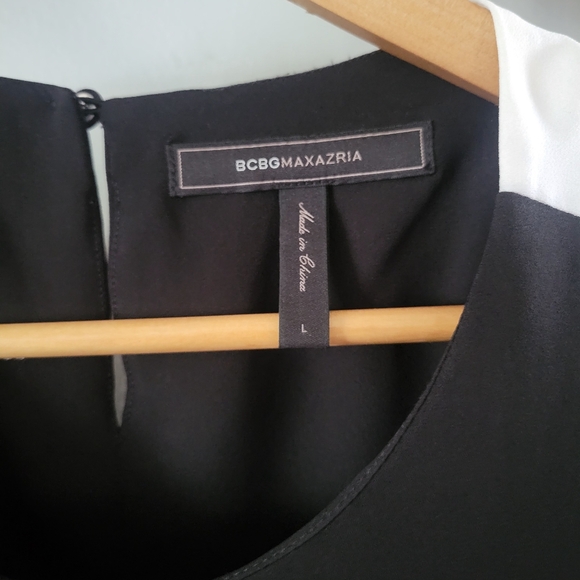 BCBG MaxAzria | Elloyn Cut Out Colorblock Blouse | Black & White | Large - Picture 8 of 10